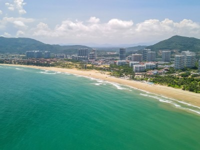 合肥万宁旅游：海滩与热带雨林，魅力对比